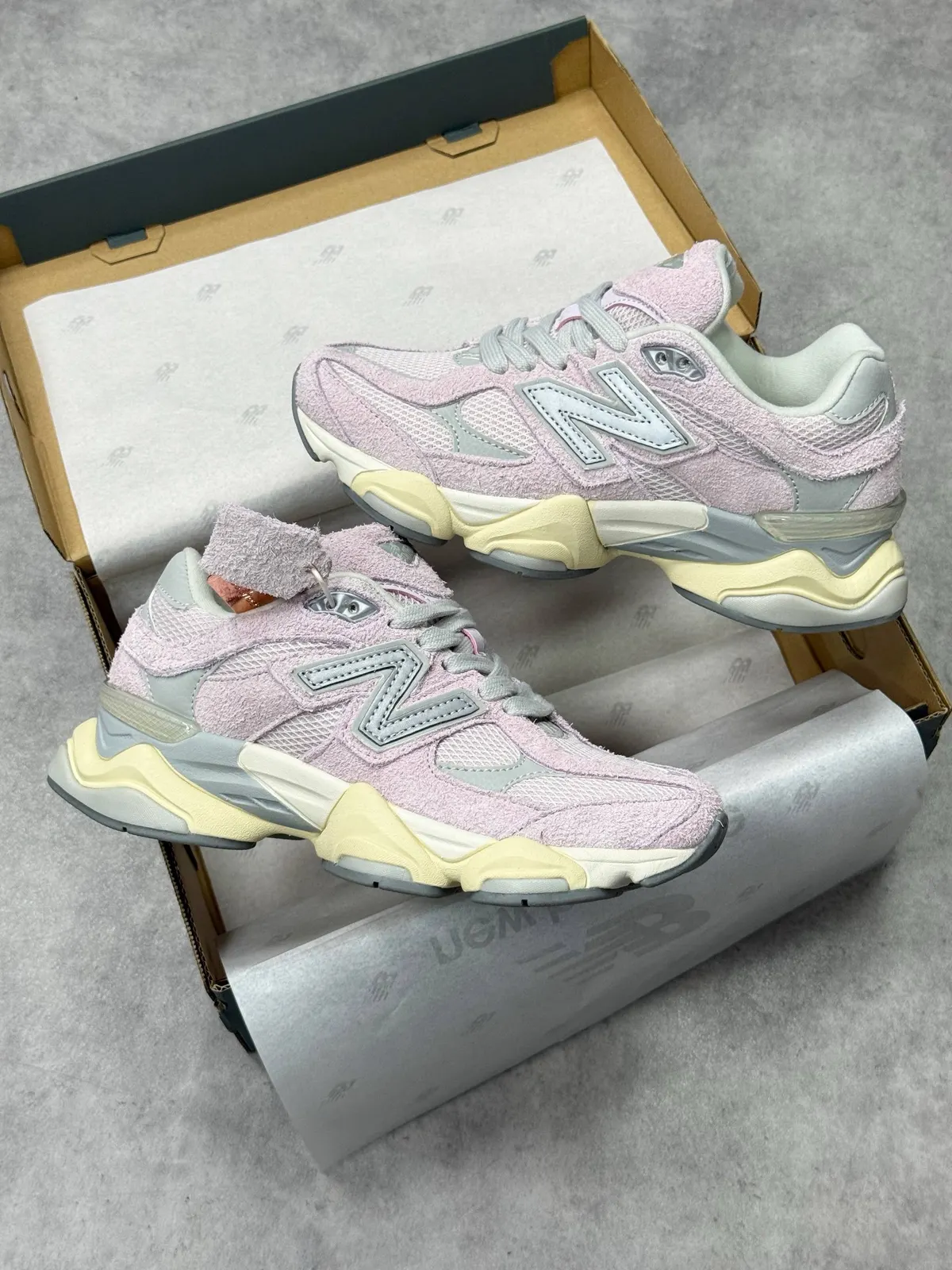 New Balance 9060