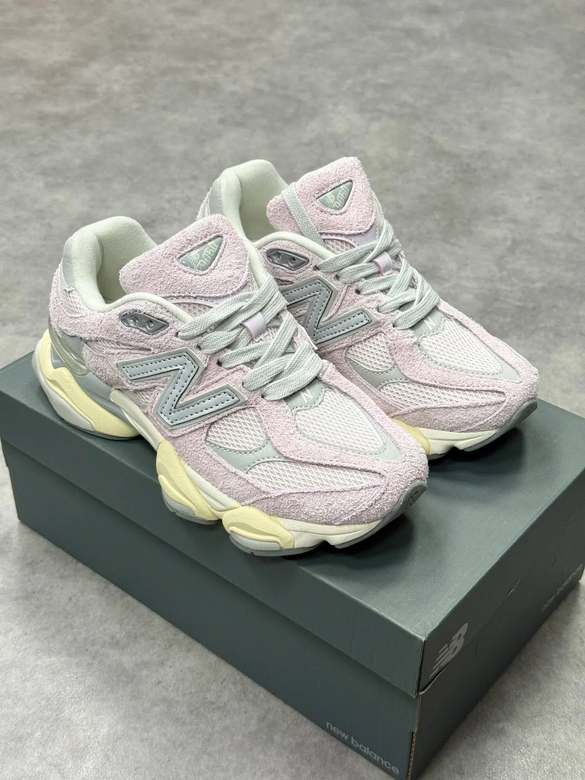 New Balance 9060