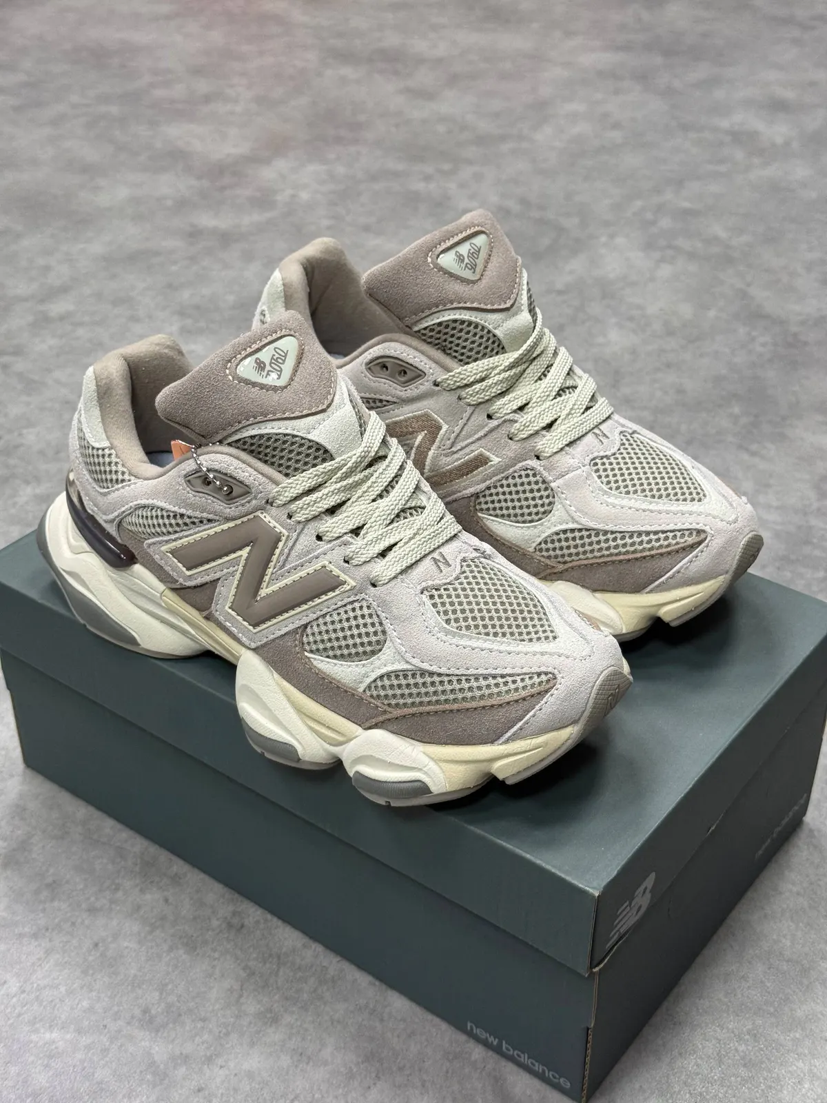 New Balance 9060