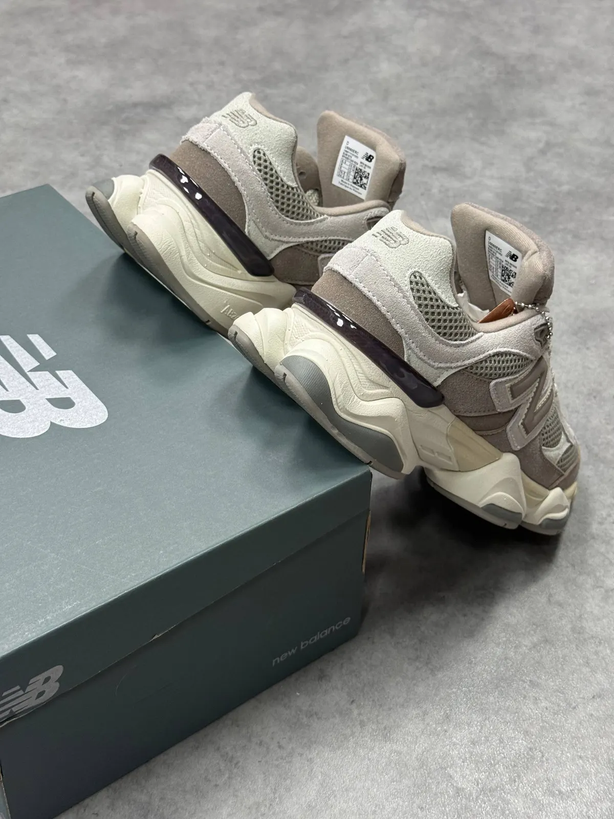 New Balance 9060