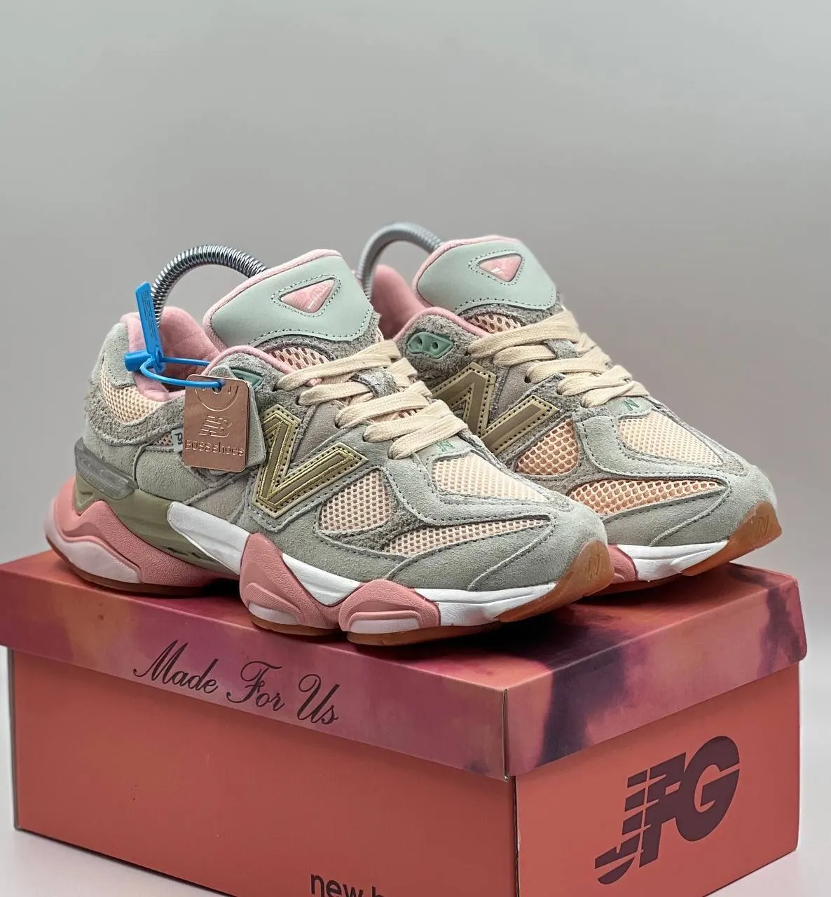 New Balance 9060