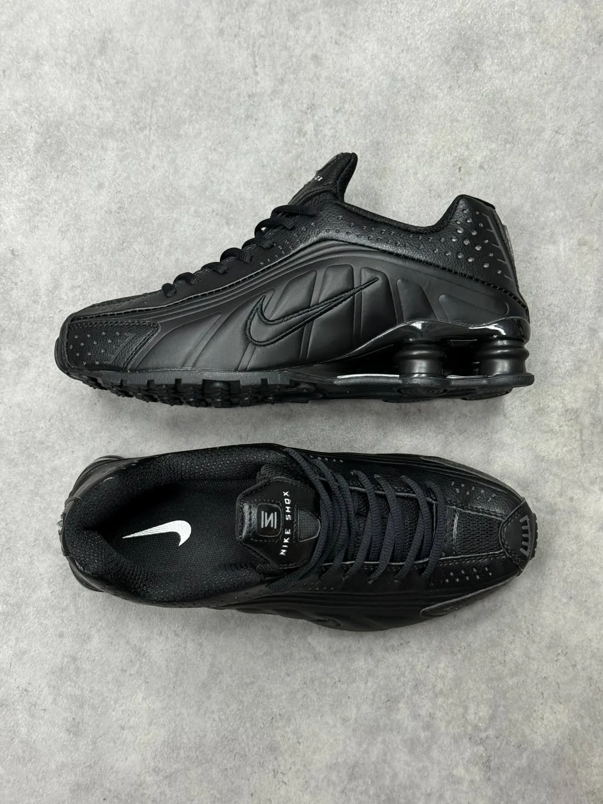 Nike Shox R4