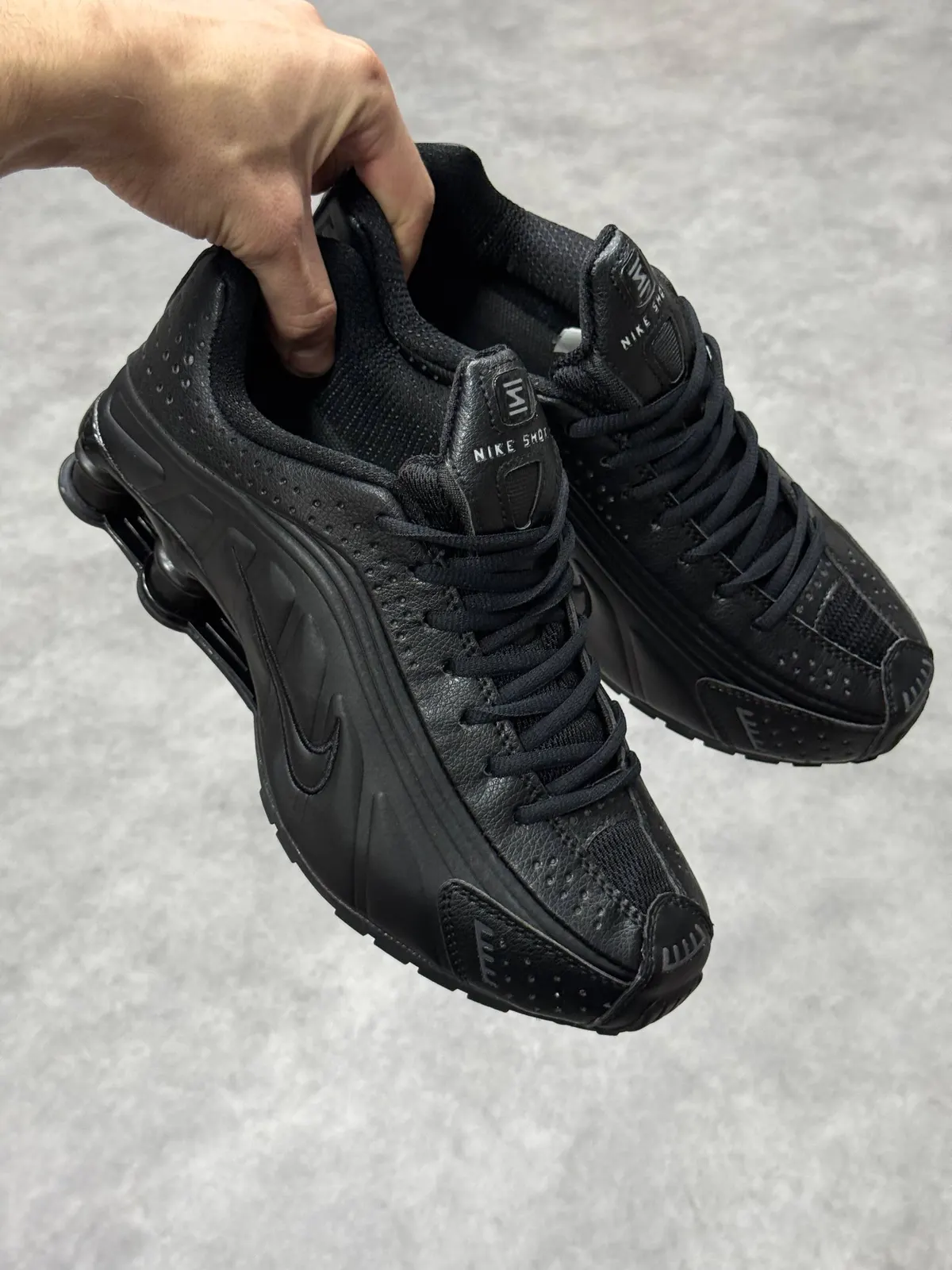 Nike Shox R4
