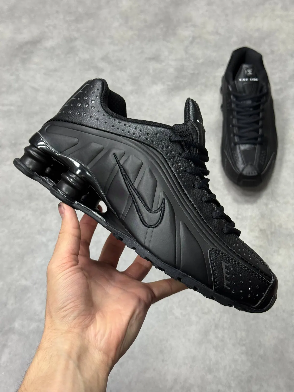 Nike Shox R4