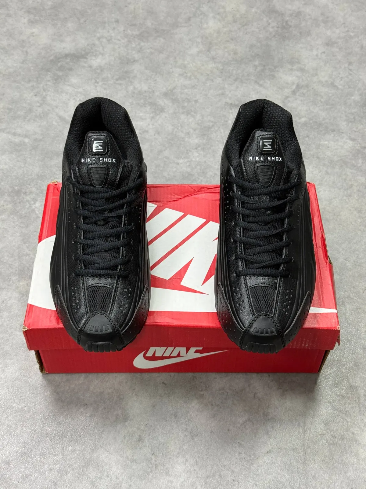 Nike Shox R4
