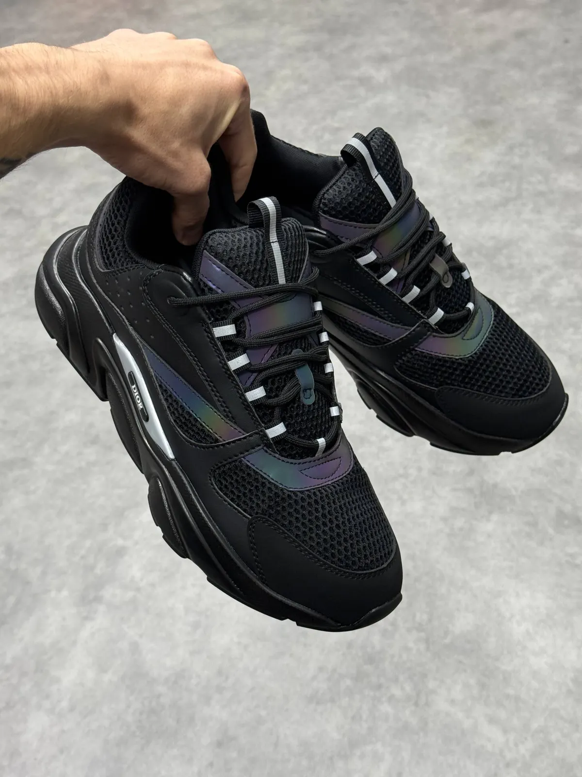 Dior B22