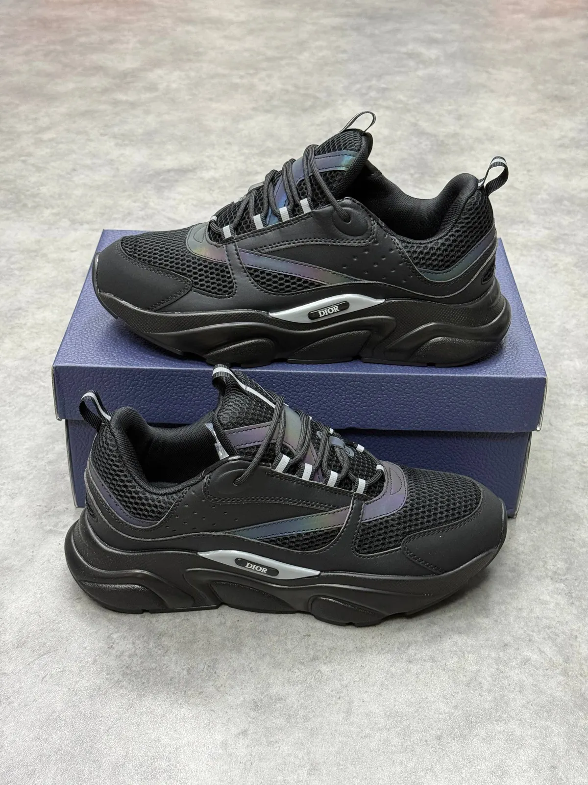 Dior B22