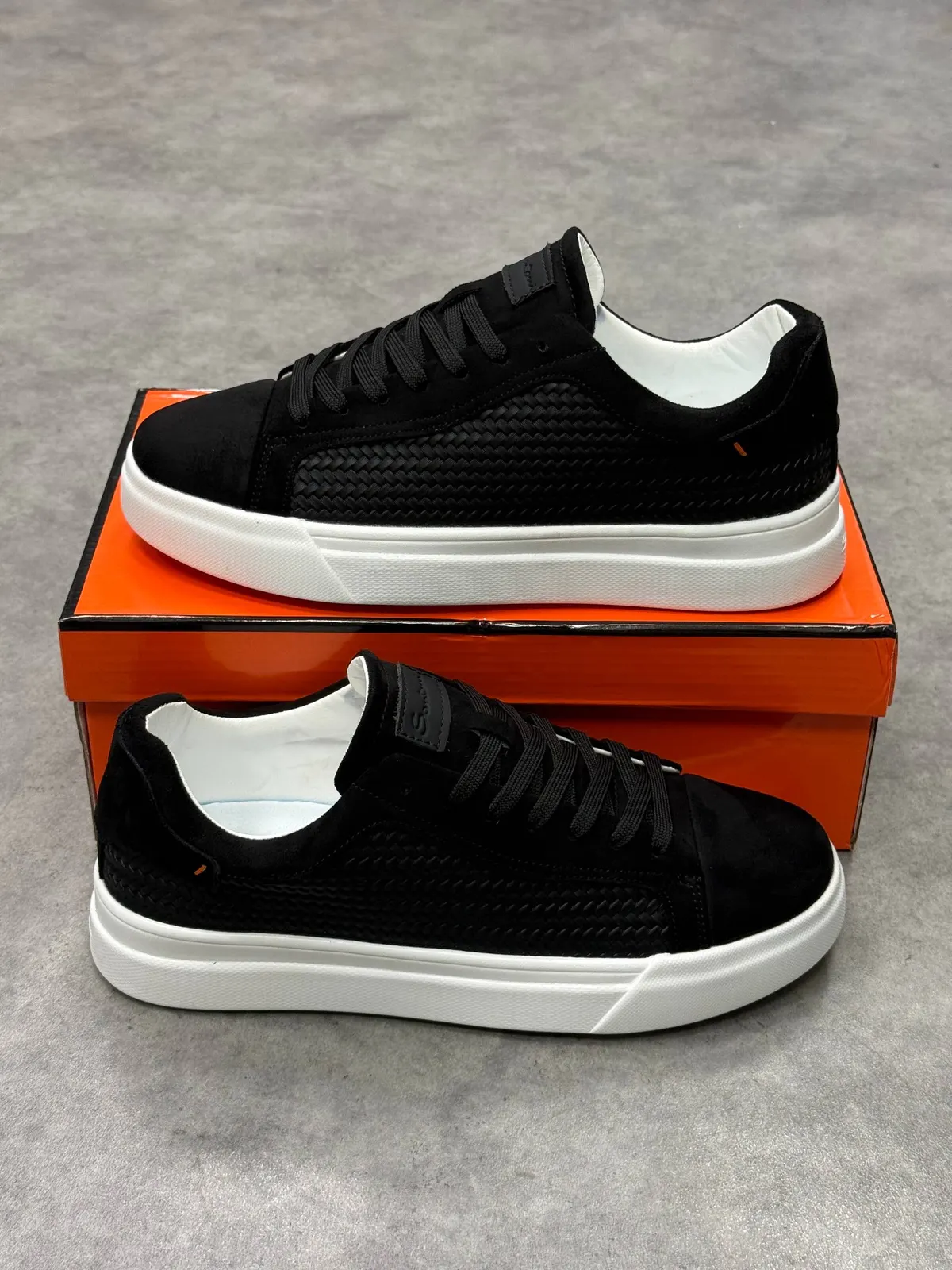 Santoni