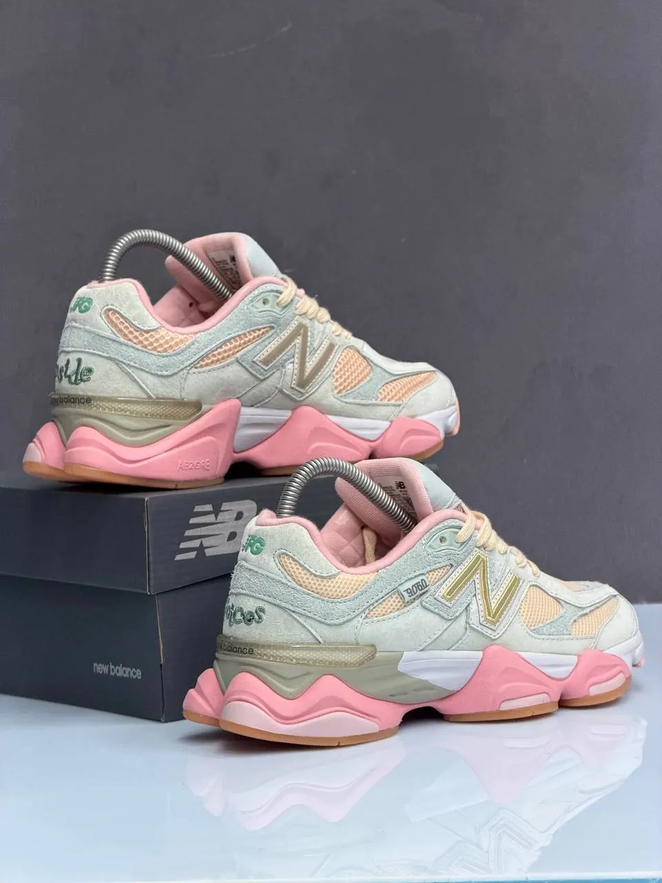 New Balance 9060