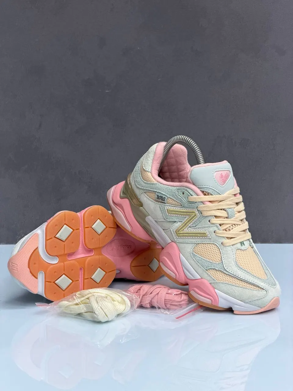 New Balance 9060
