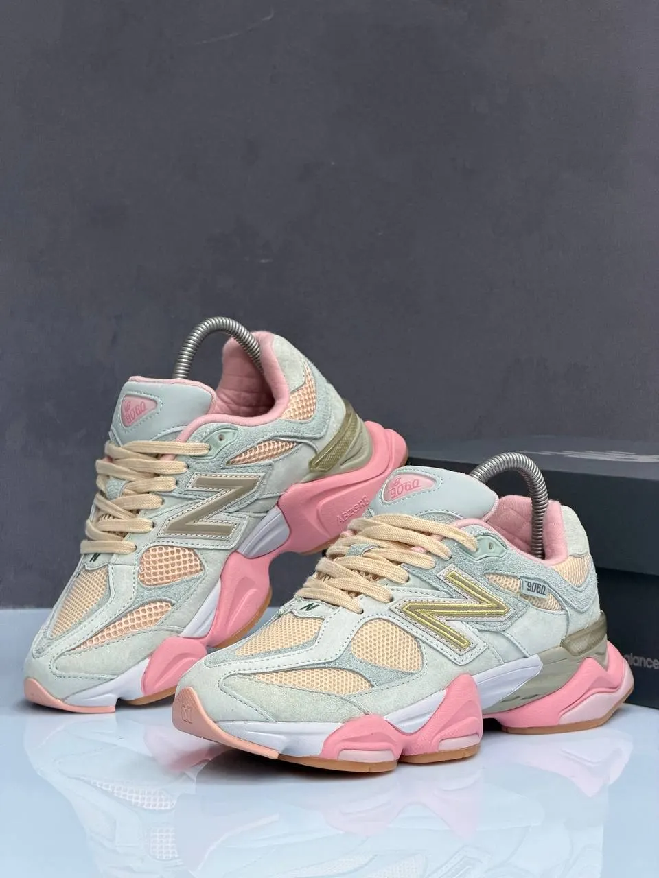 New Balance 9060