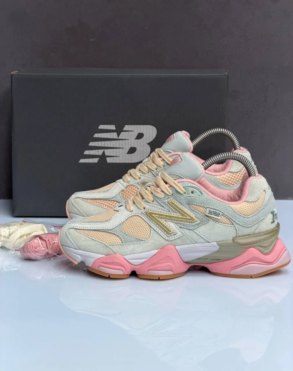 New Balance 9060