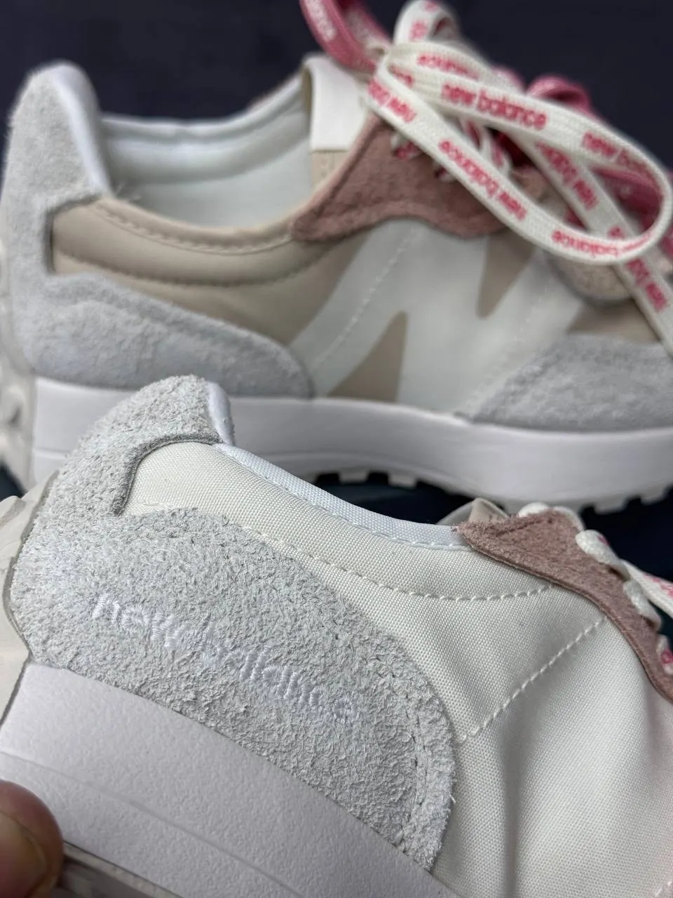 New Balance 327