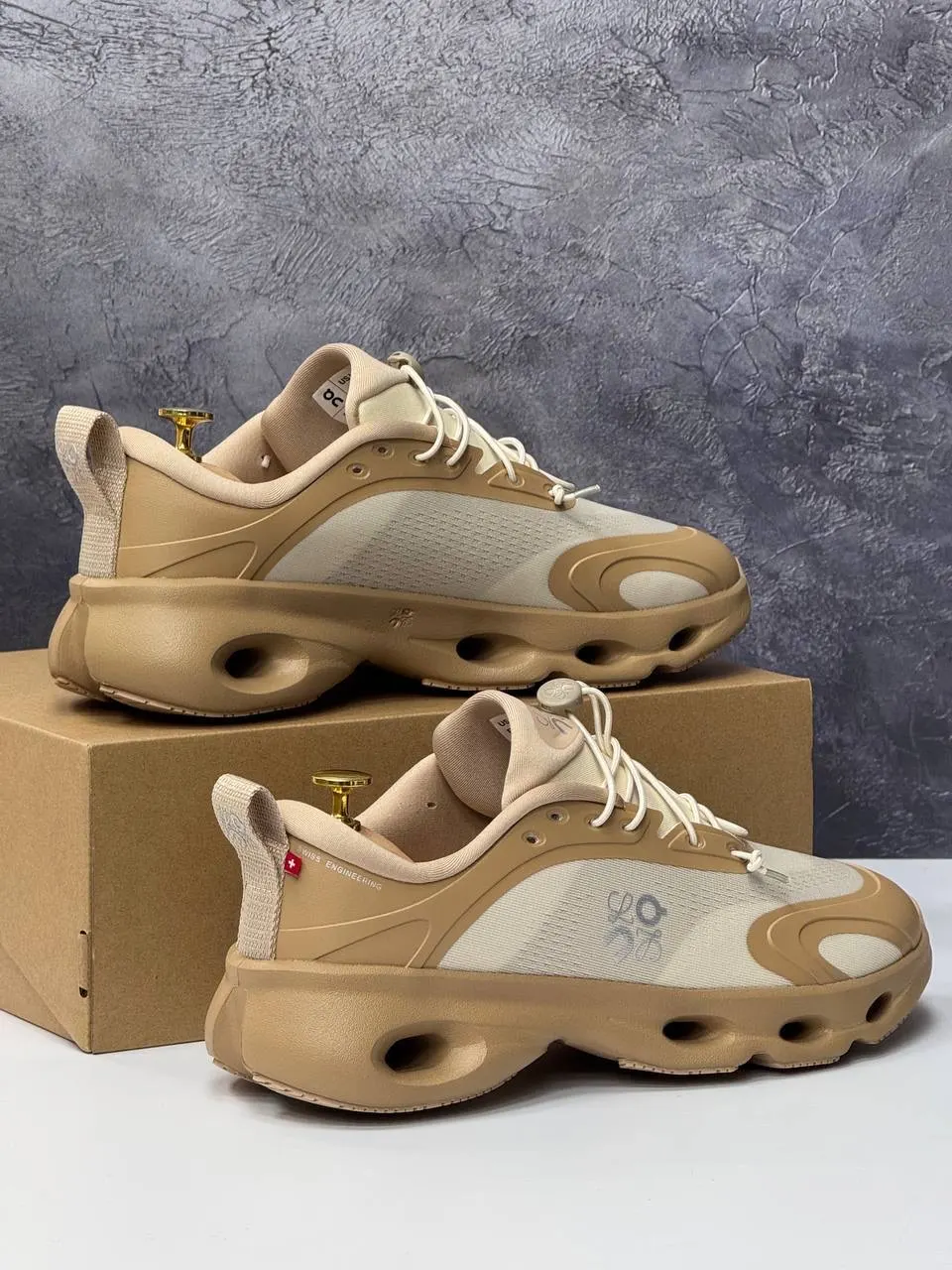 On Cloudsolo x Loewe