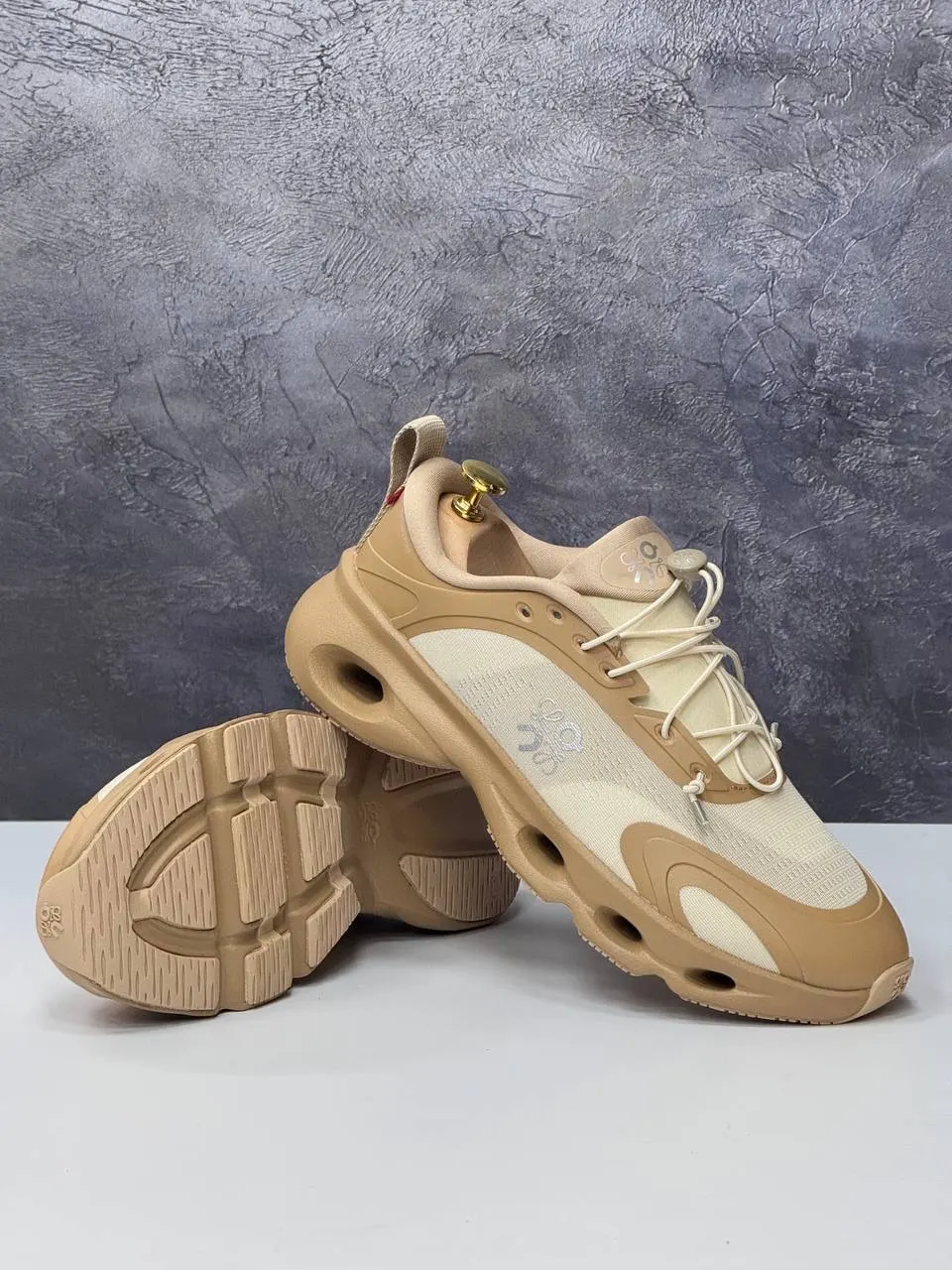 On Cloudsolo x Loewe