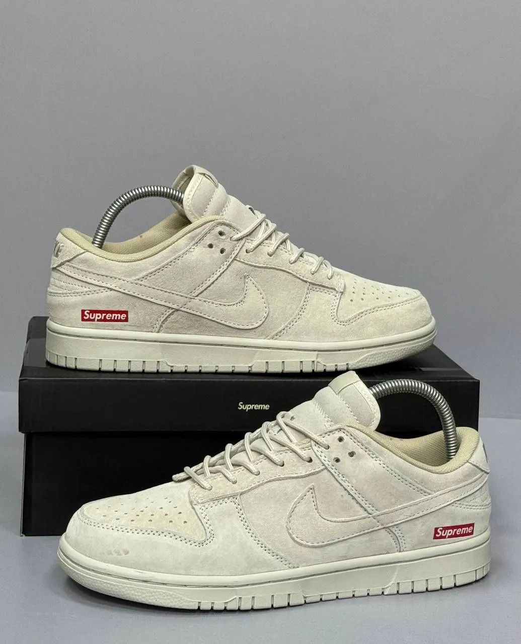 Nike SB Dunk Low x Supreme