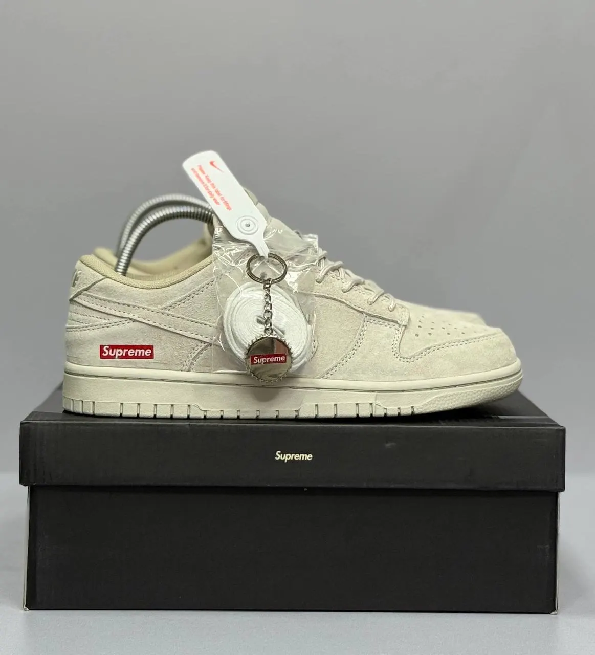 Nike SB Dunk Low x Supreme