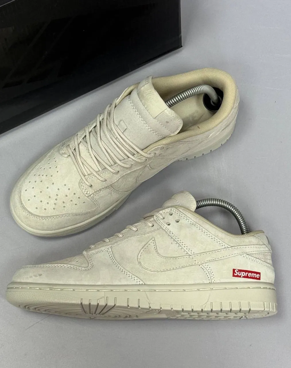 Nike SB Dunk Low x Supreme