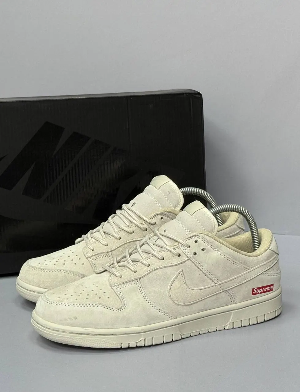 Nike SB Dunk Low x Supreme