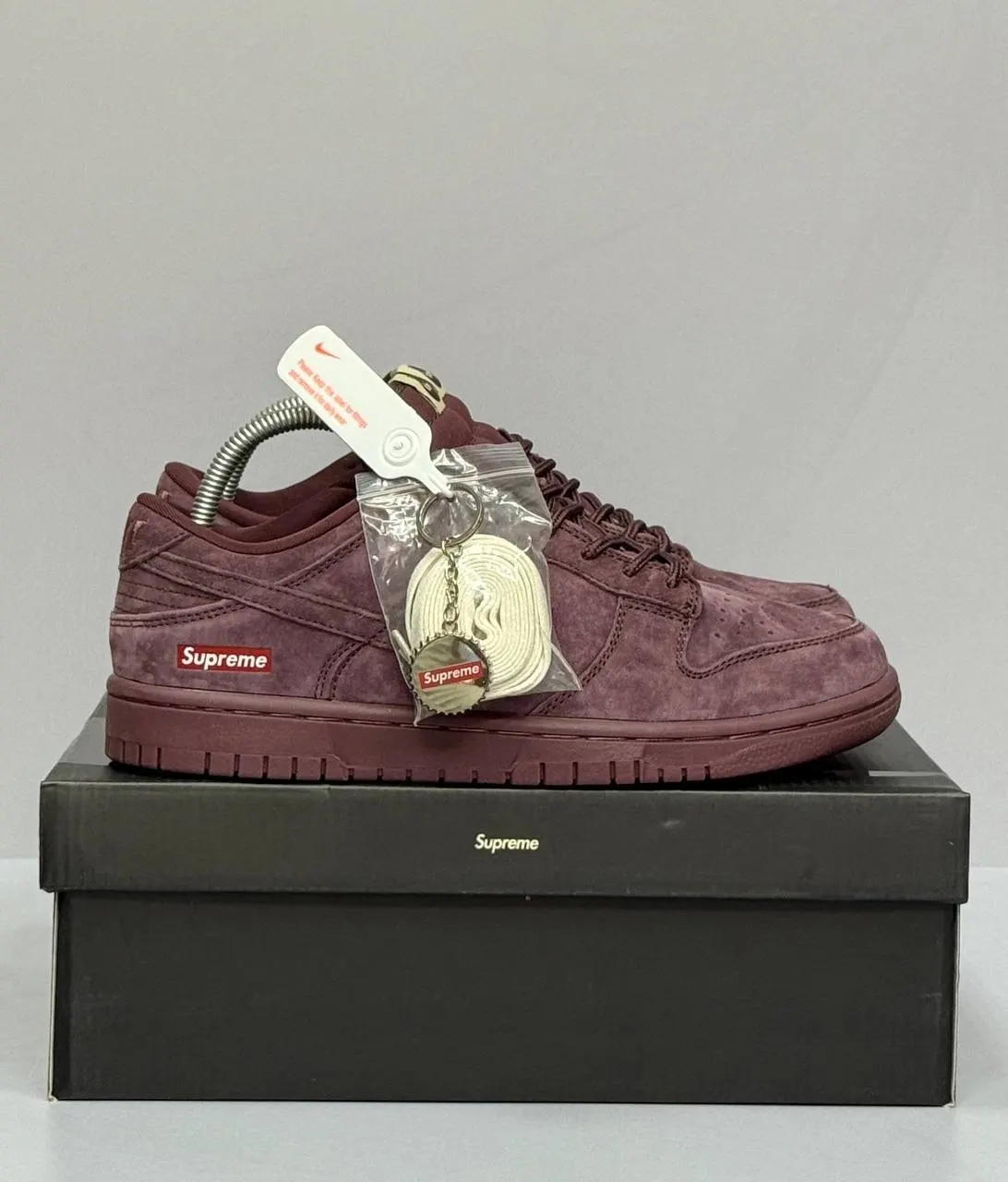 Nike SB Dunk Low x Supreme