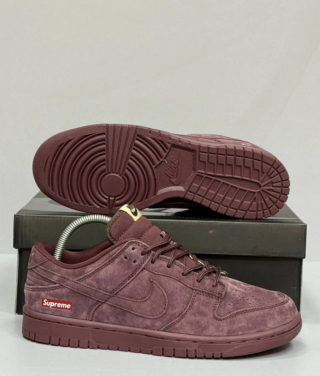 Nike SB Dunk Low x Supreme