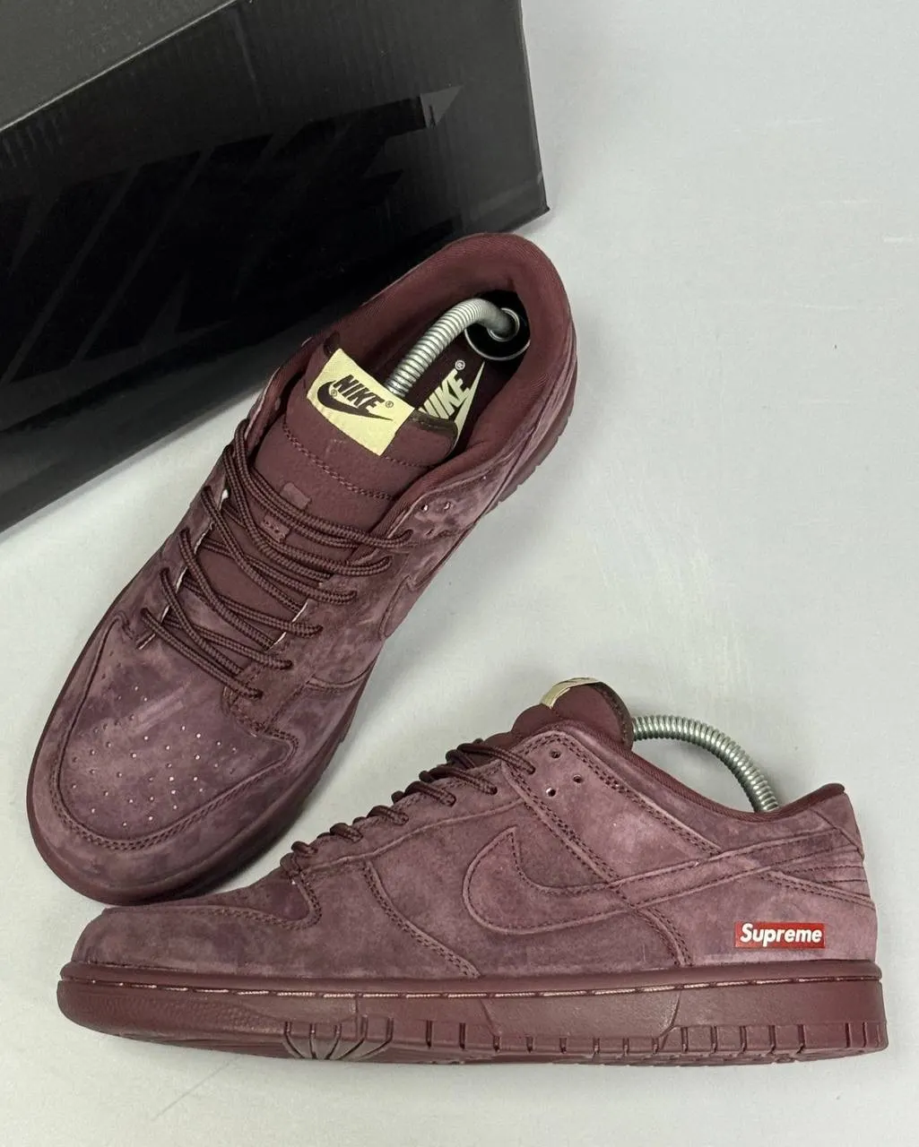 Nike SB Dunk Low x Supreme