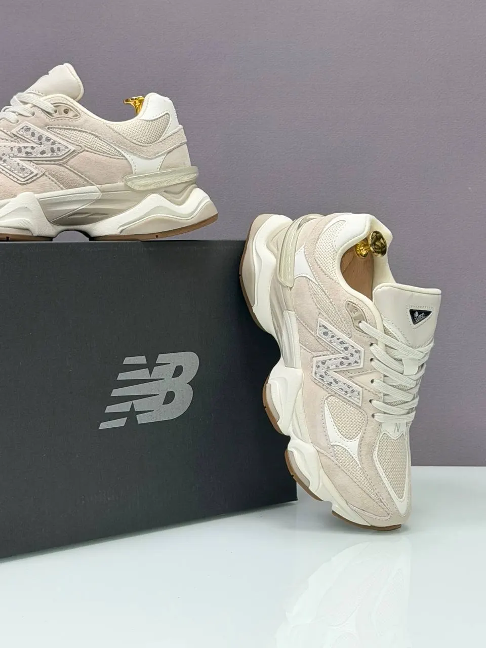 New Balance 9060