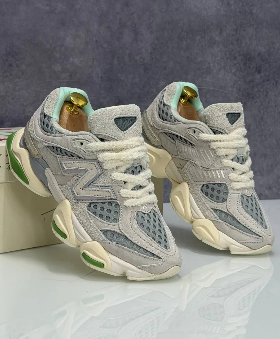 New Balance 9060