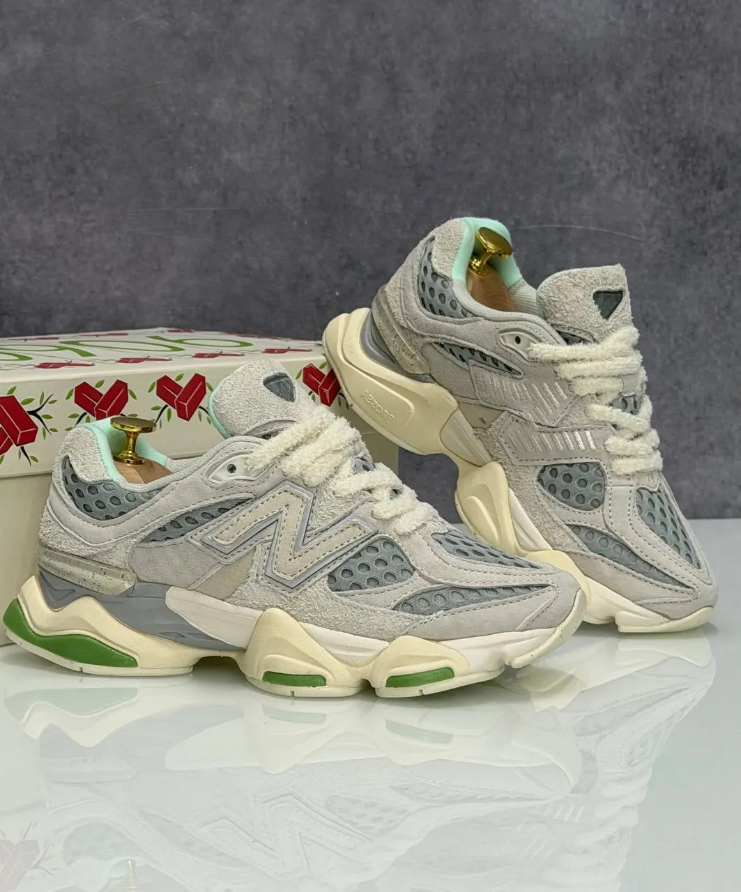 New Balance 9060
