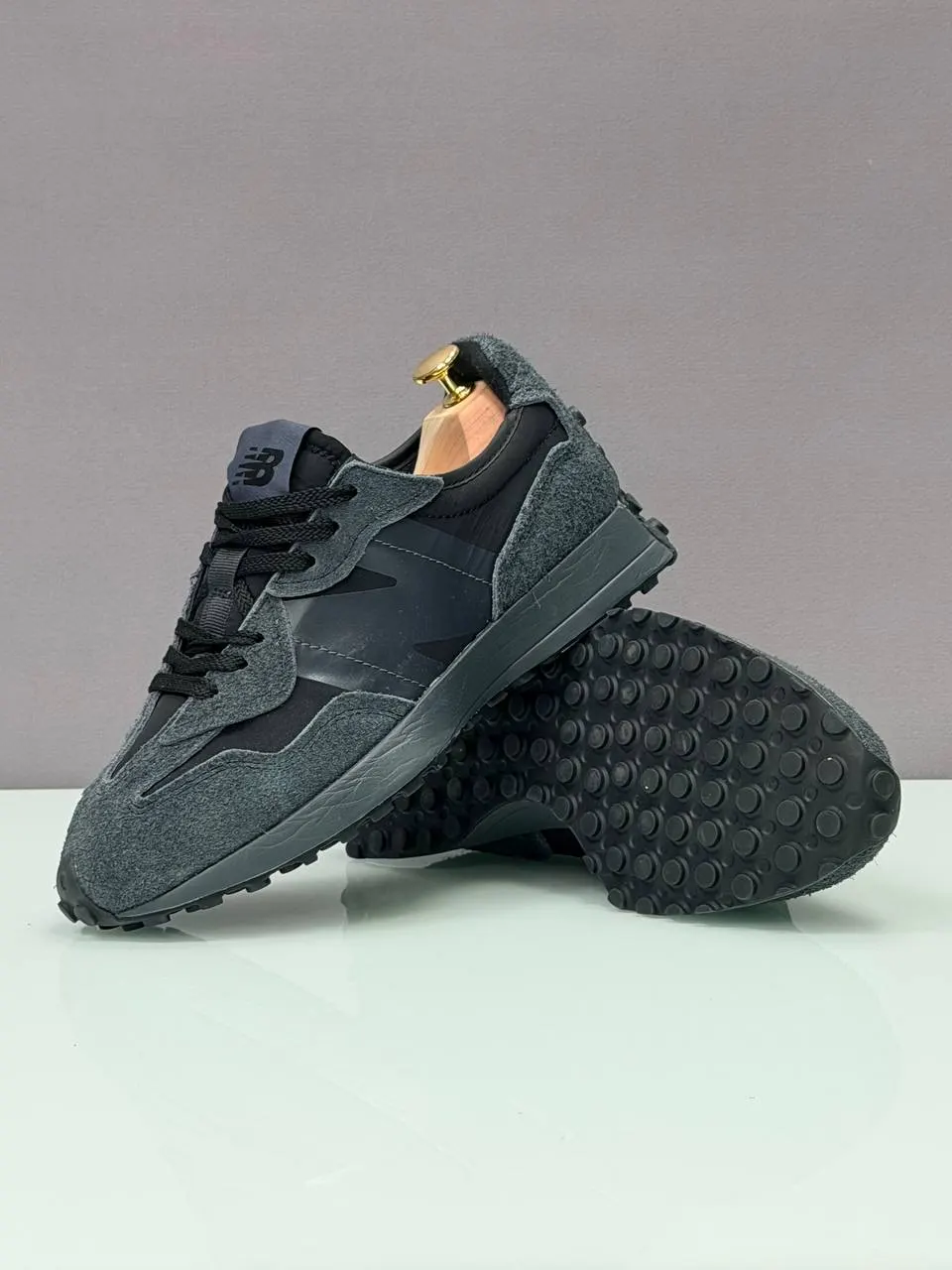 New Balance 327