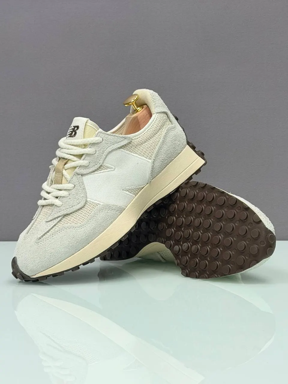 New Balance 327