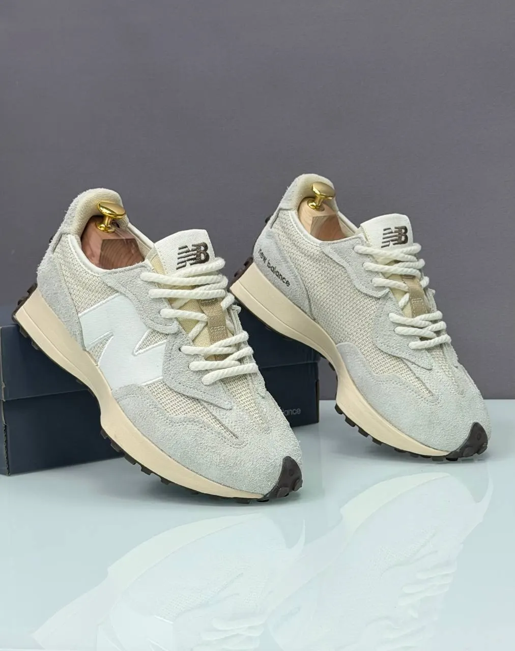 New Balance 327
