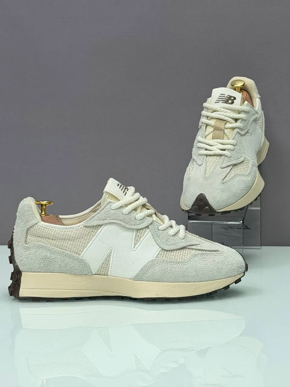 New Balance 327