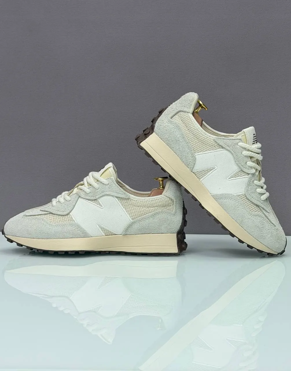New Balance 327