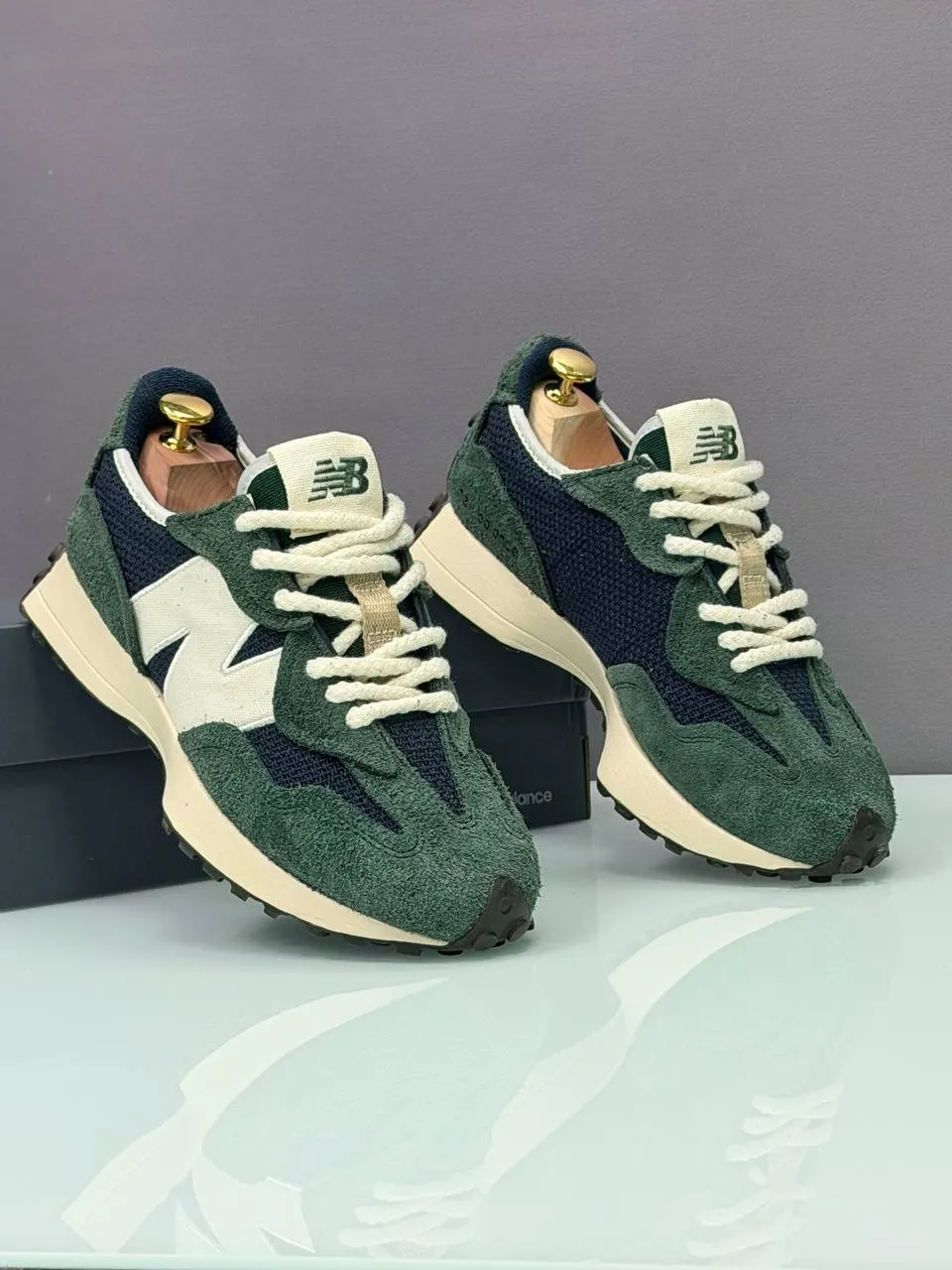New Balance 327