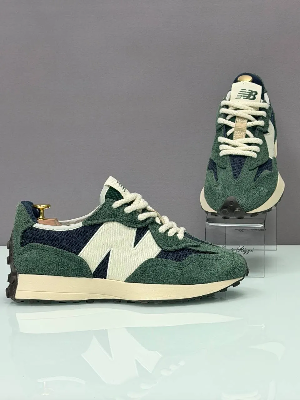 New Balance 327