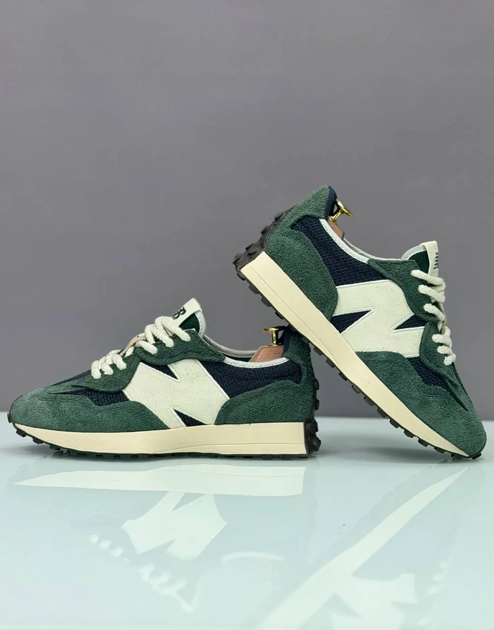 New Balance 327