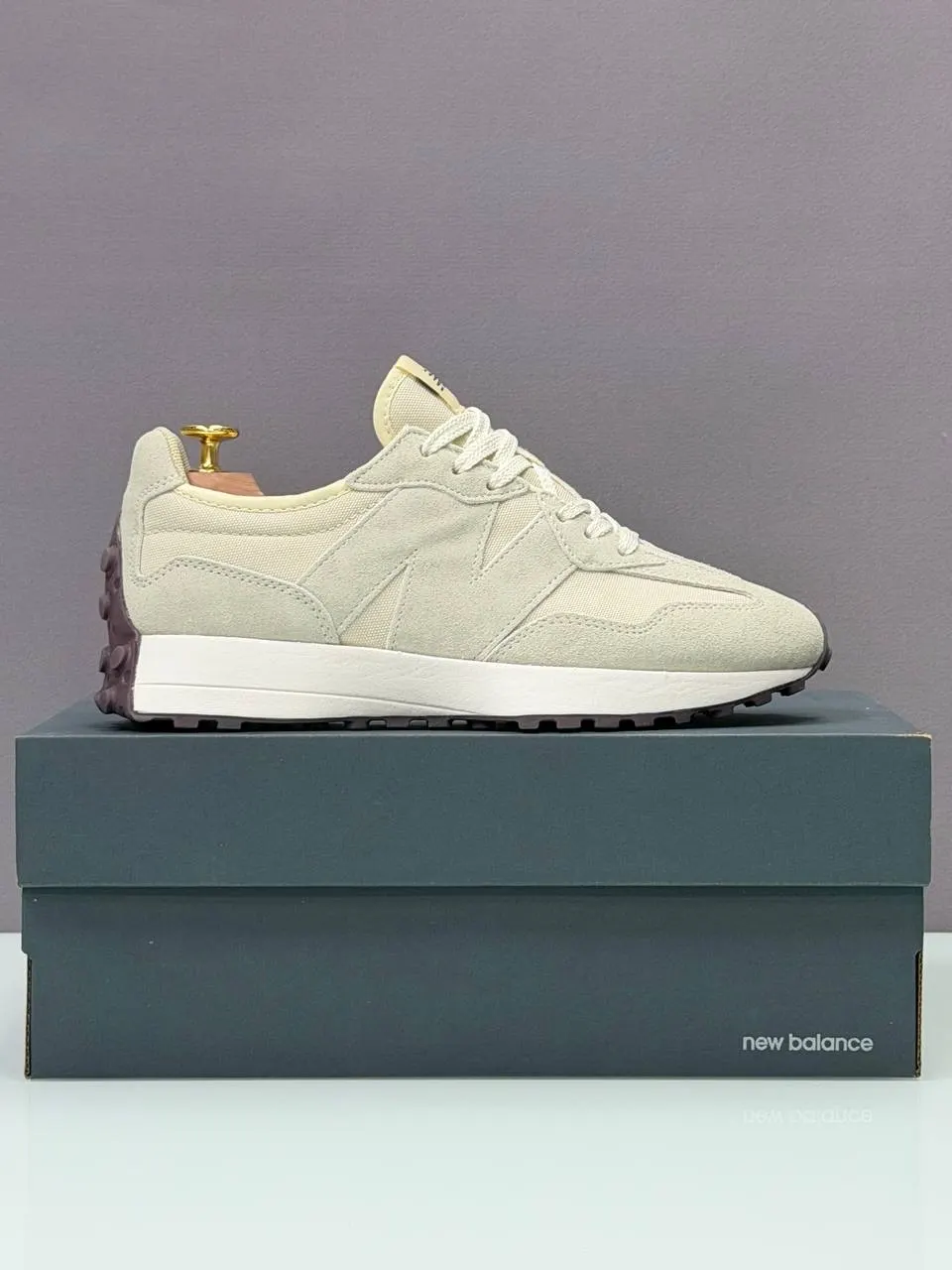 New Balance 327