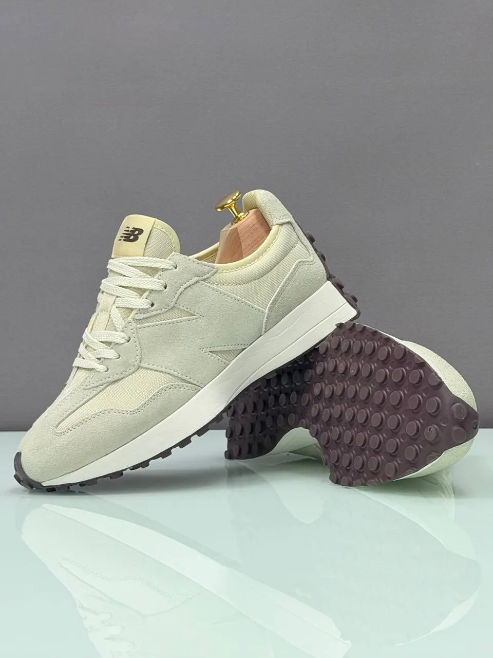 New Balance 327