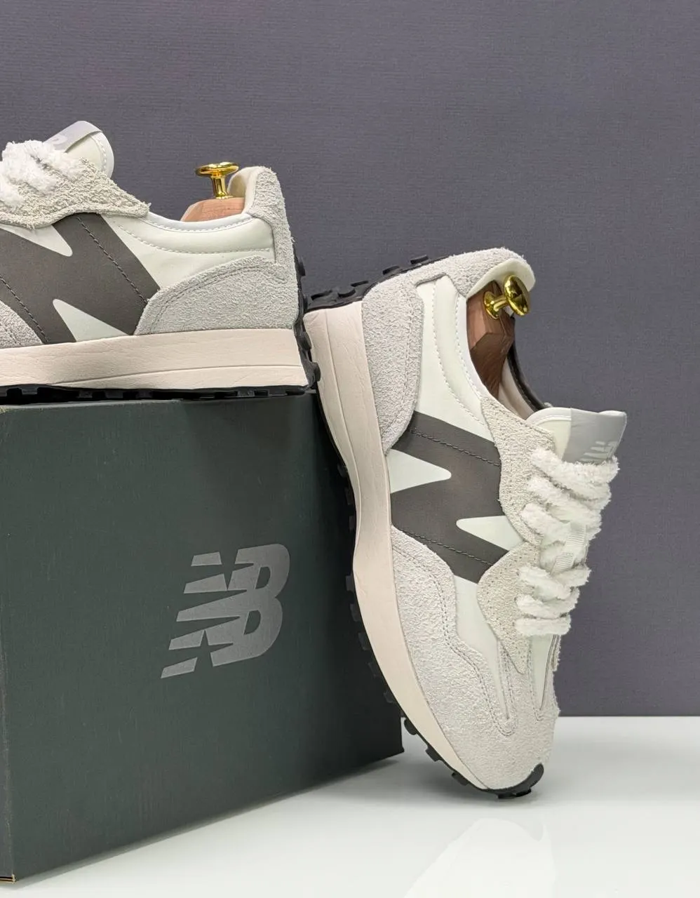 New Balance 327