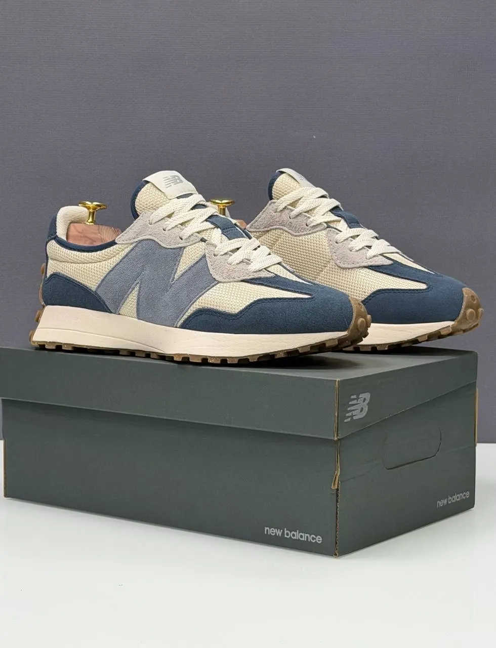 New Balance 327