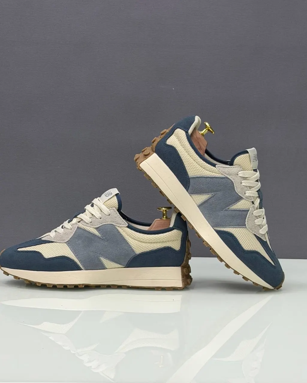 New Balance 327