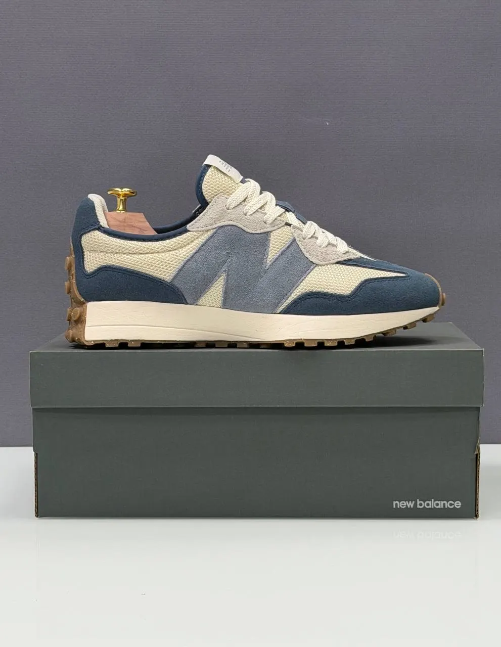 New Balance 327