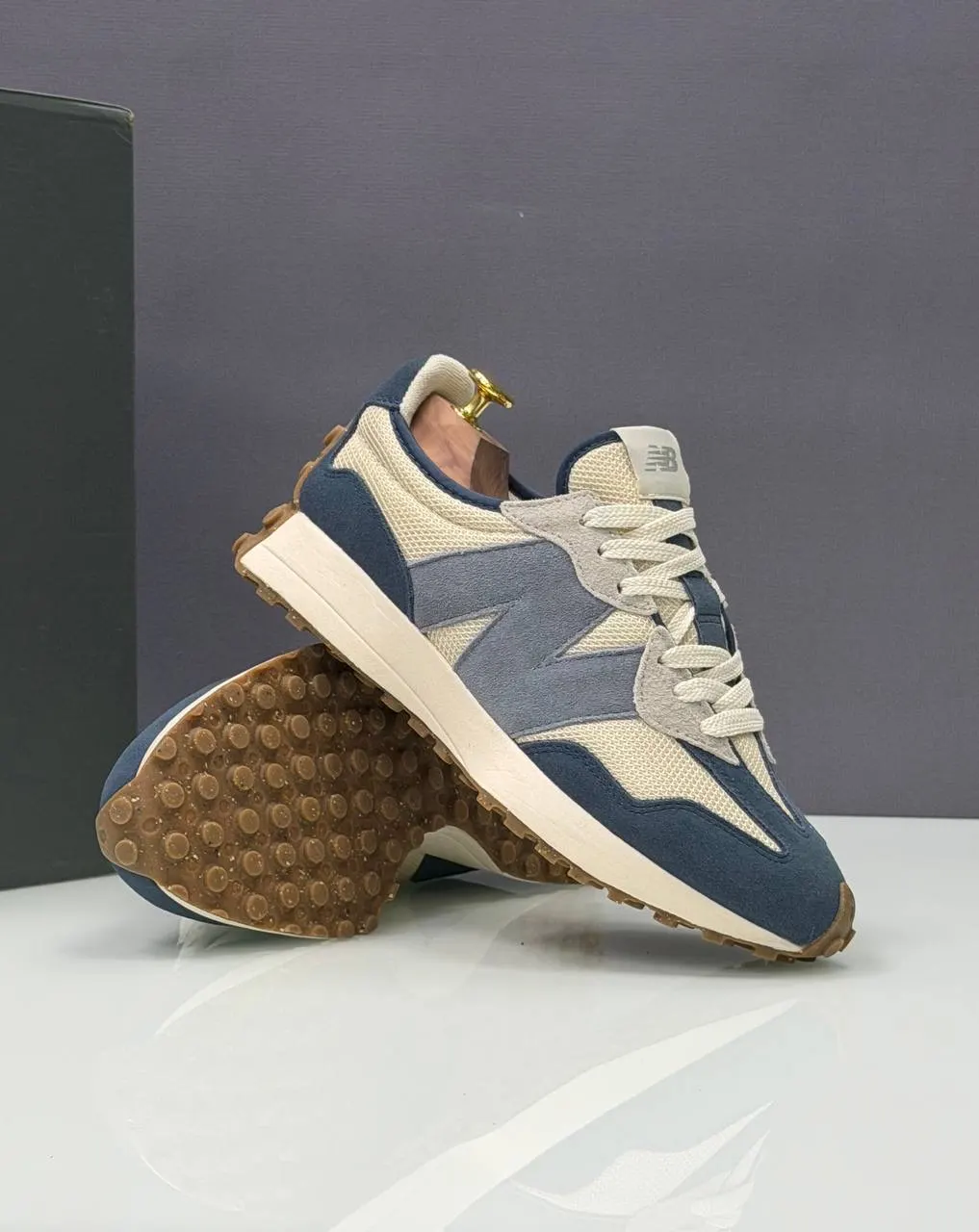 New Balance 327