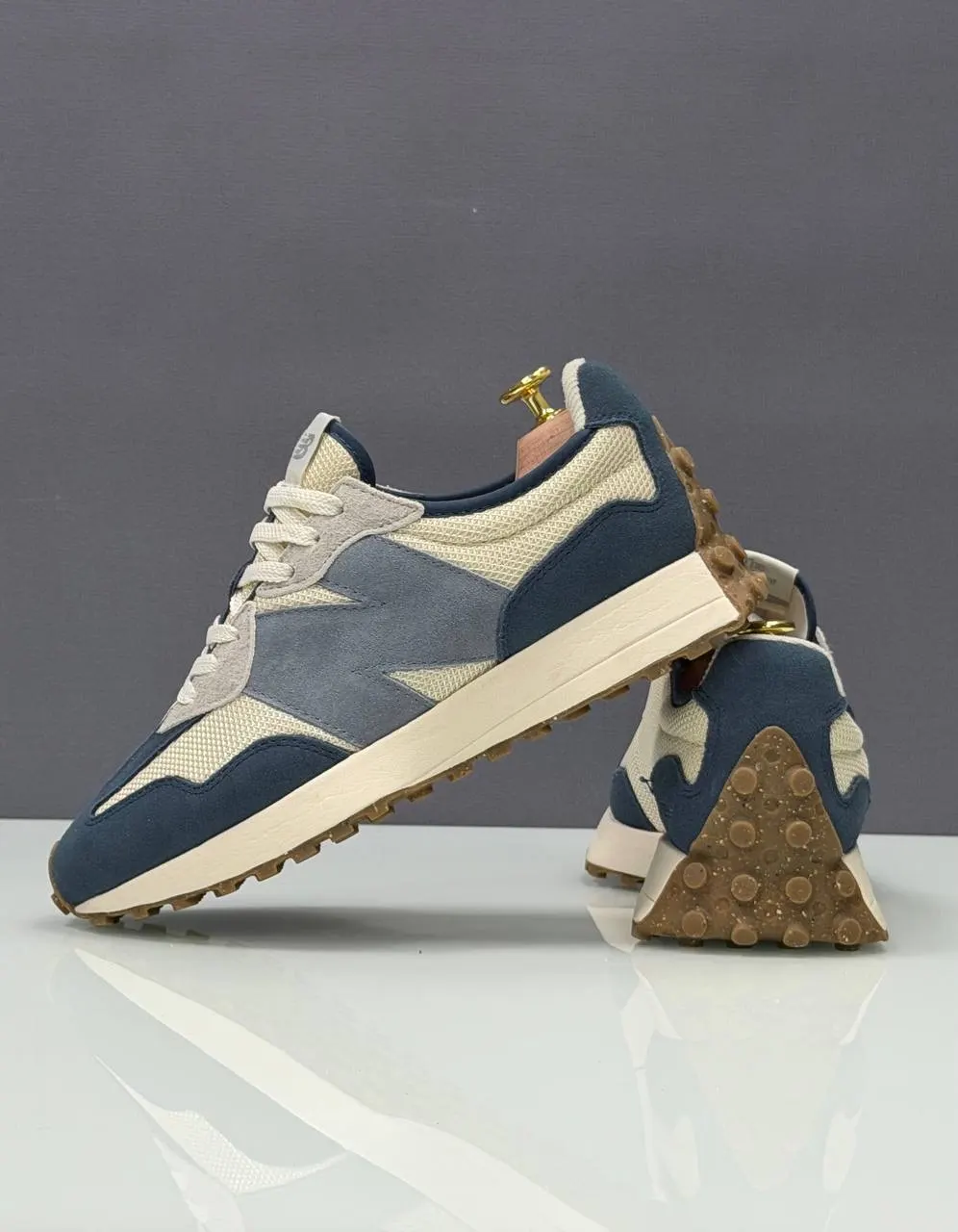 New Balance 327