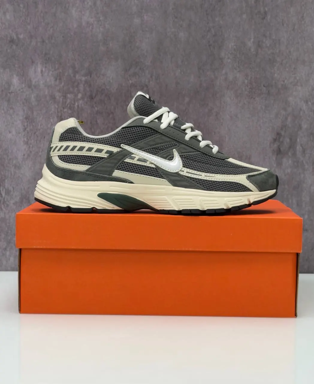 Nike Initiator