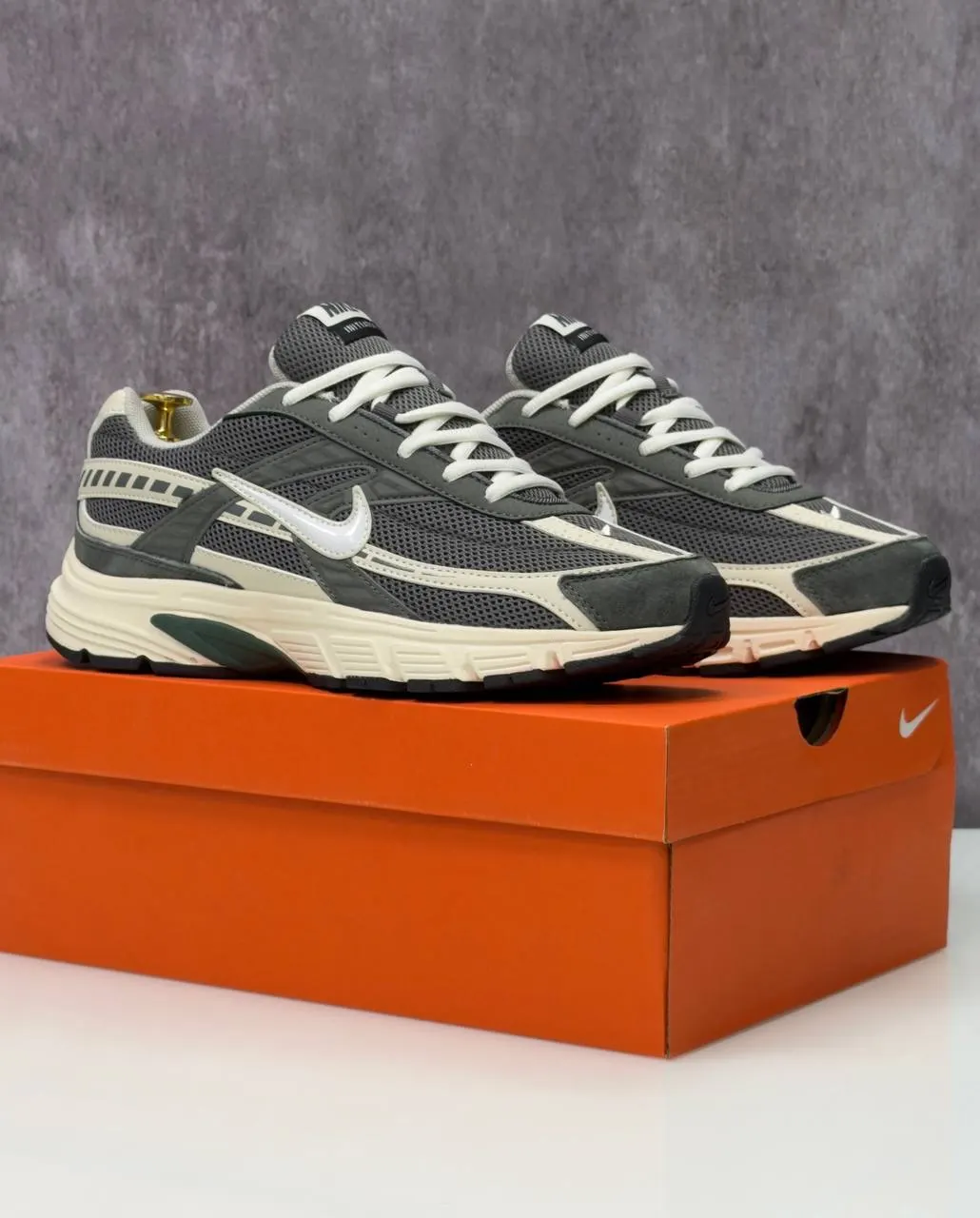 Nike Initiator