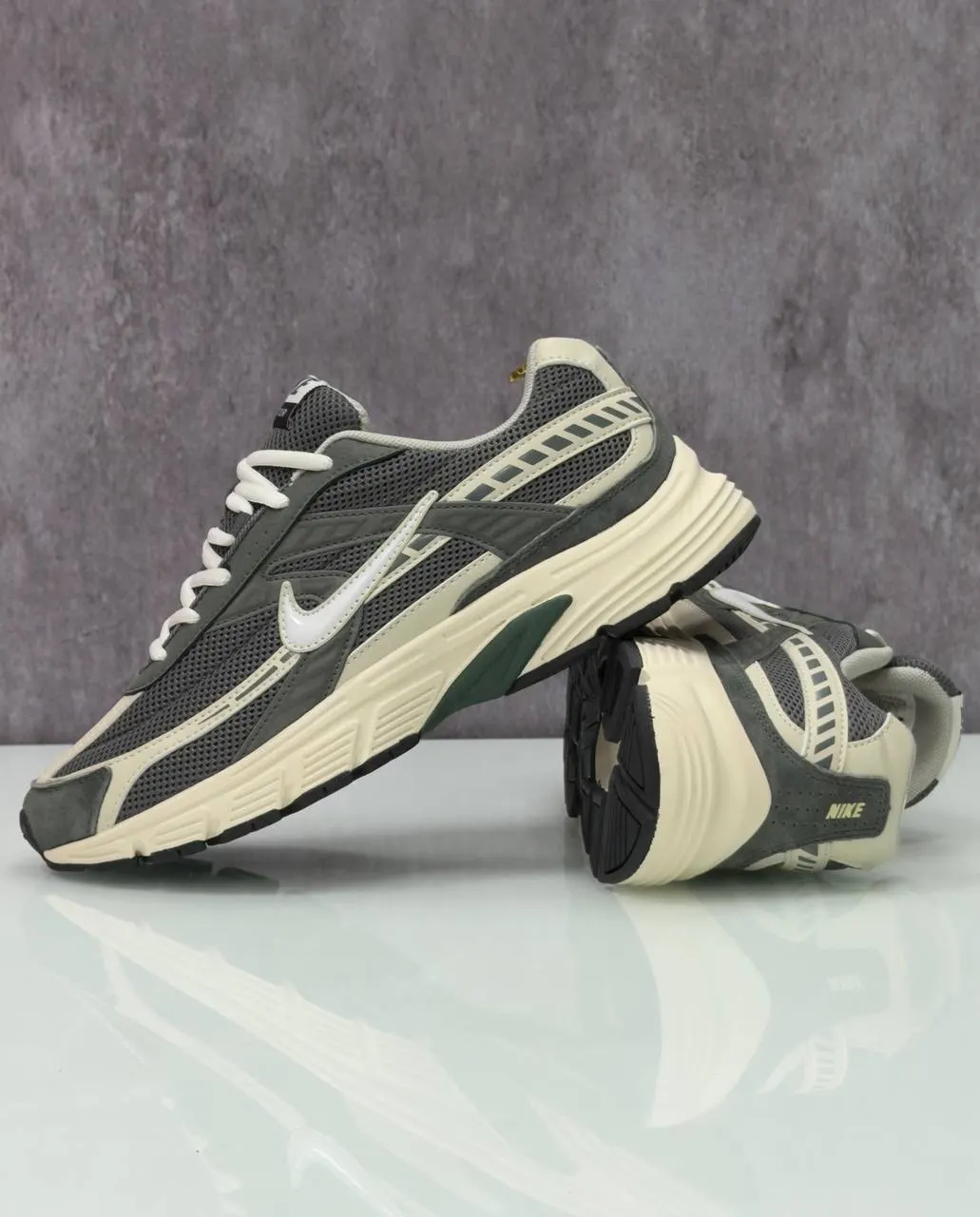 Nike Initiator