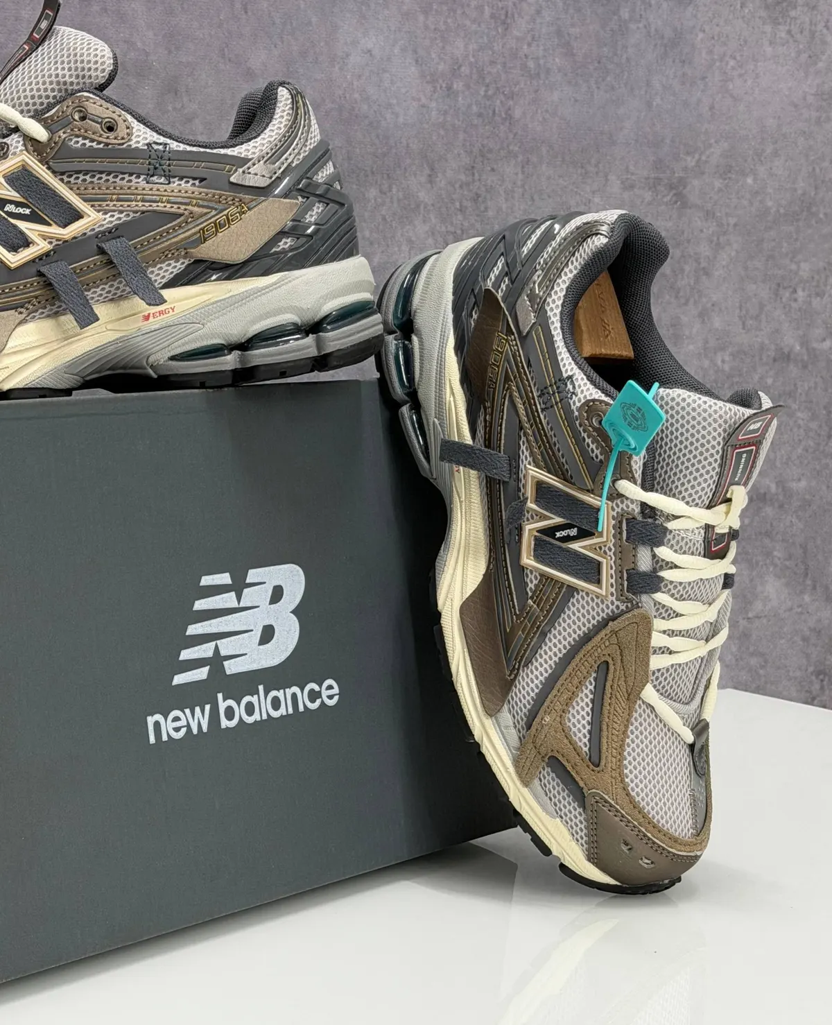 New Balance 1906A