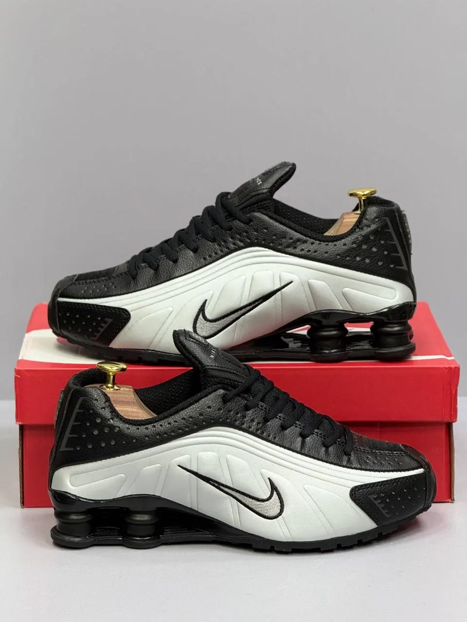 Nike Shox R4